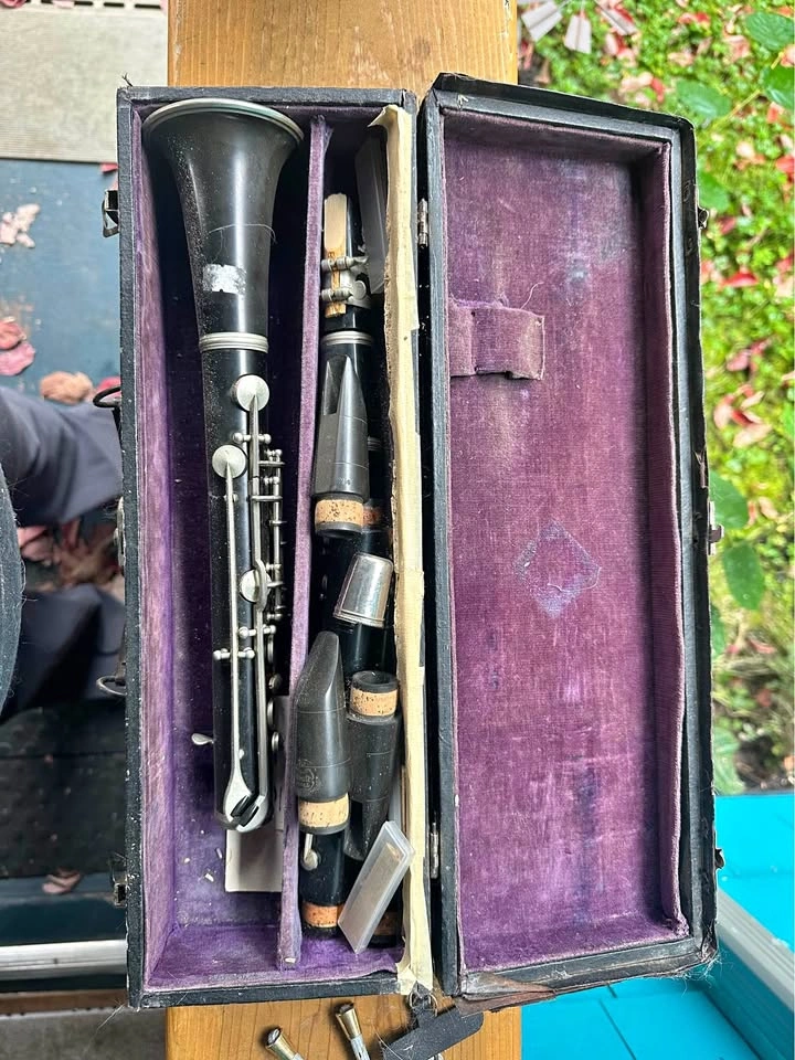 Vintage French Clarinet with Original Case, Mouthpiece & Accesso