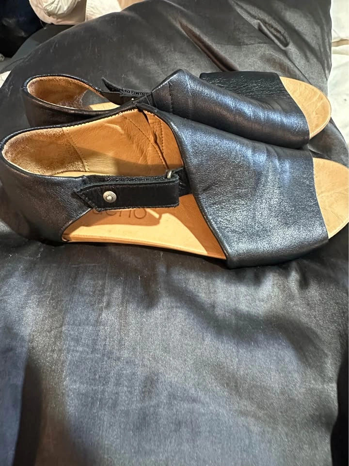 Bueno Black Leather Sandals sz 36 - photo 2