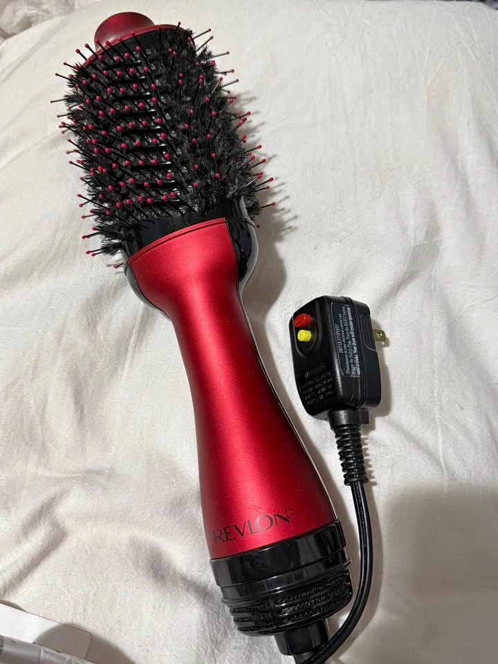 Revlon Hot Blow Dryer Brush
