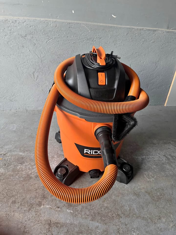 Ridgid 12 gallon wet and dry Vac 45L