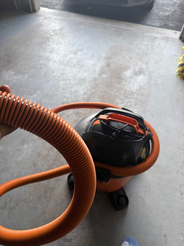 Ridgid 12 gallon wet and dry Vac 45L - photo 4