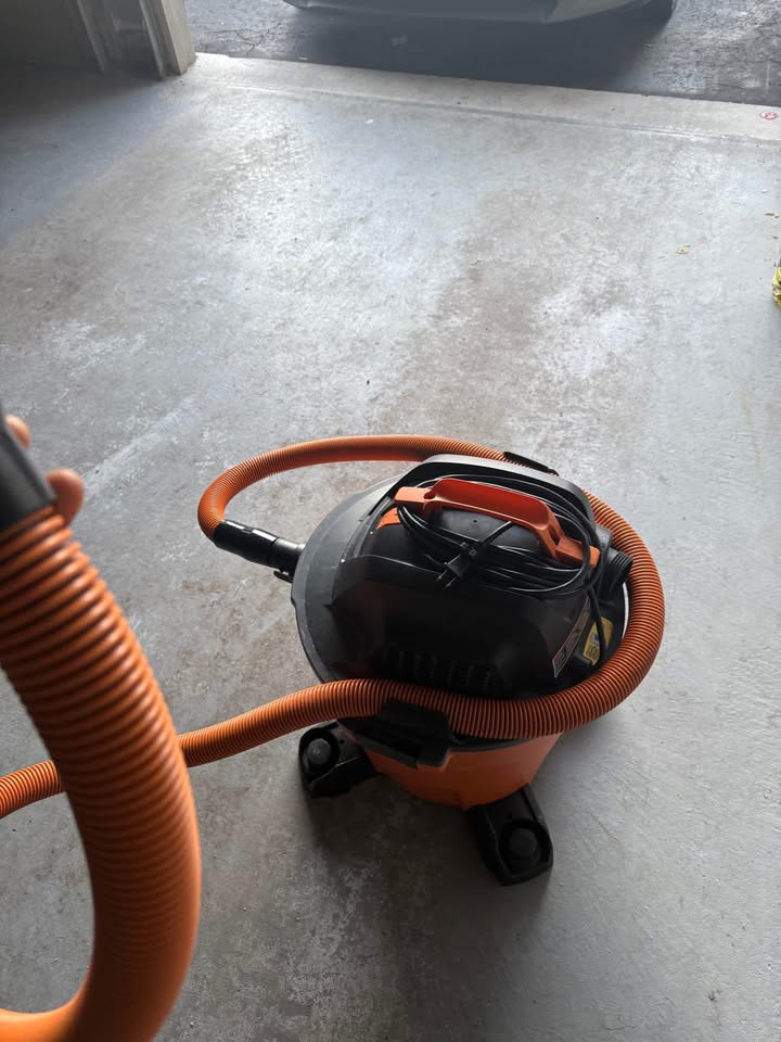 Ridgid 12 gallon wet and dry Vac 45L - photo 5
