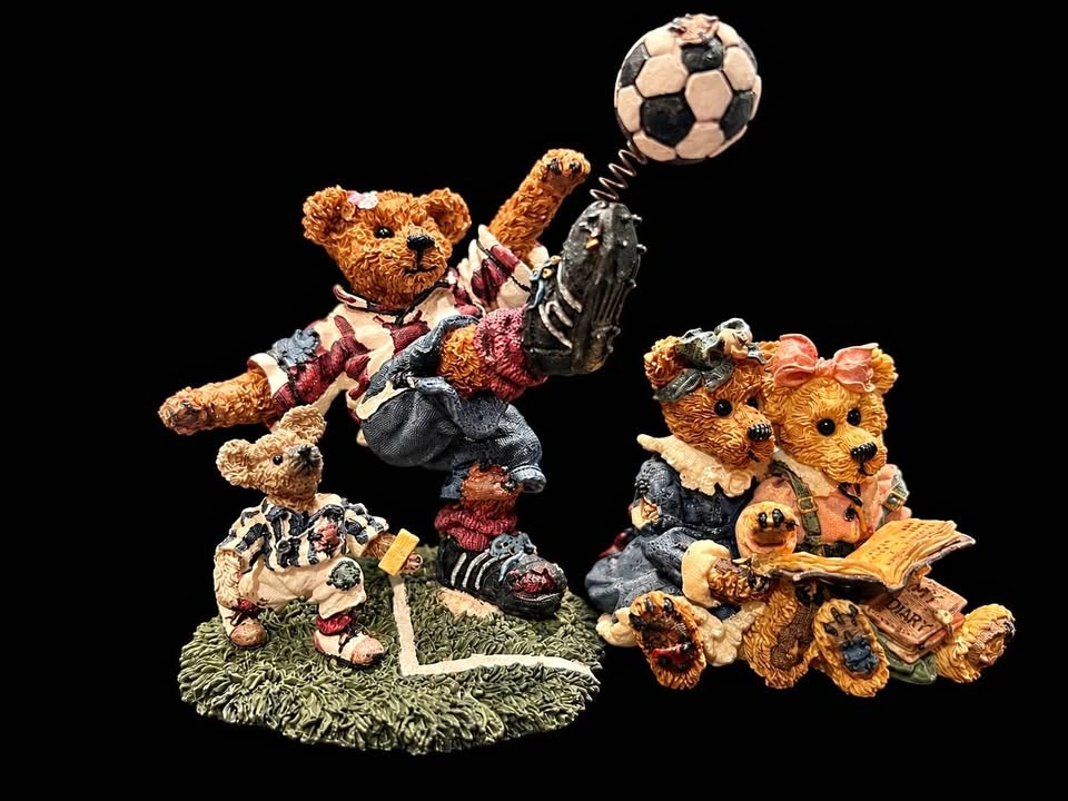 Vintage-Style Teddy Bear Figurines – Soccer & Reading Bears