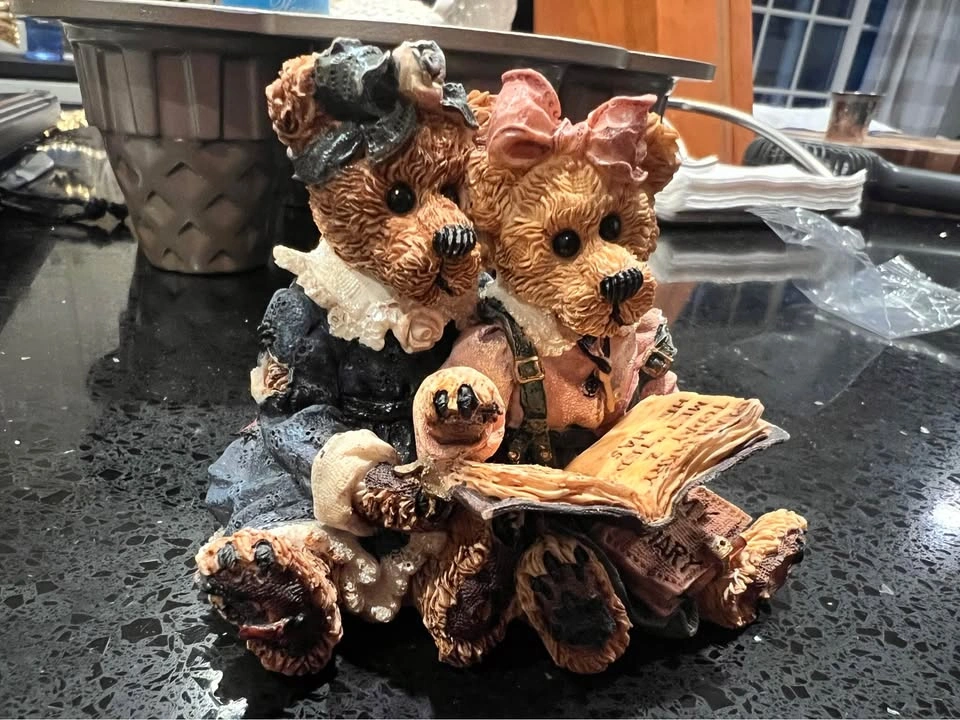 Vintage-Style Teddy Bear Figurines – Soccer & Reading Bears - photo 2
