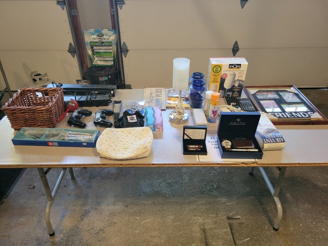 FINAL GARAGE SALE OF THE YEAR! EVERYTHING MUST GO! MOST ITEMS $3 - photo 3