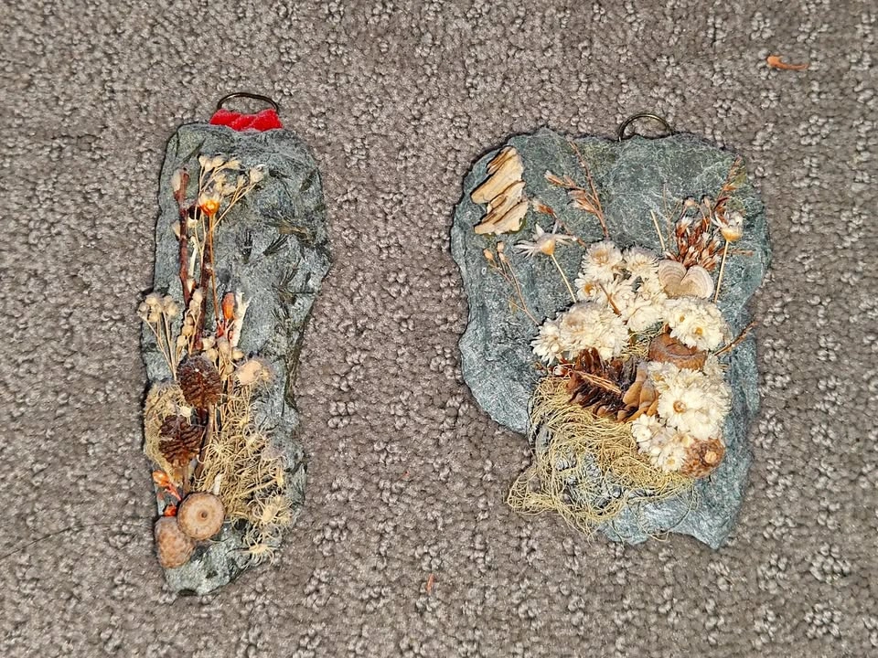 Set of 2 Handcrafted Botanical Stone Dried Flower Nature Wall De