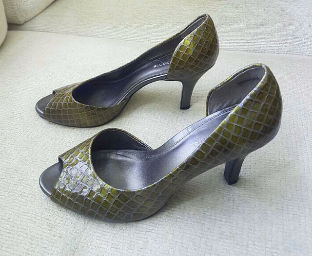 Like New! Liz Claiborne Heels - photo 4