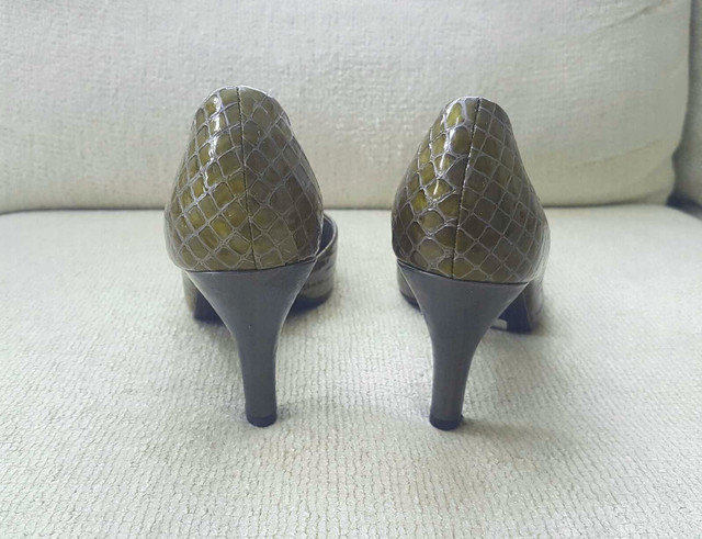 Like New! Liz Claiborne Heels - photo 5