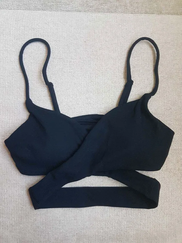 NEW! Black Wrap Around V Cut Sports Bra image indicator(3)