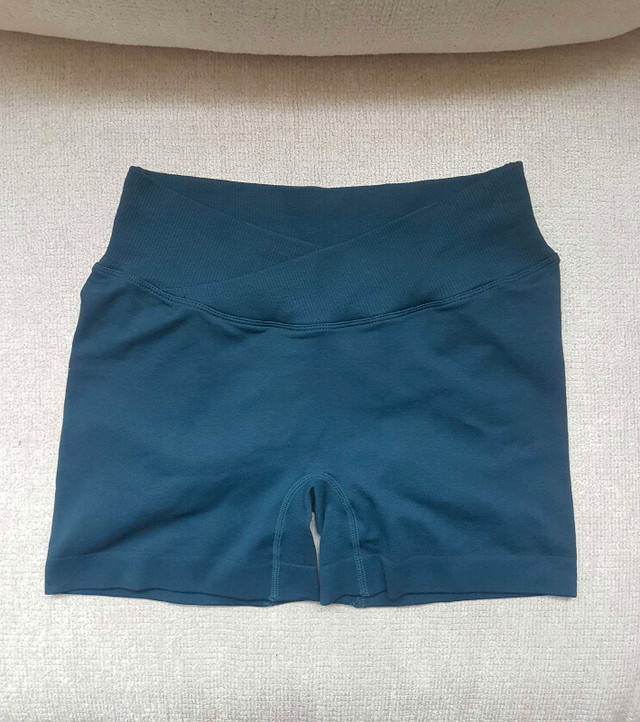 New Dark Green Scrunch Butt Workout Shorts