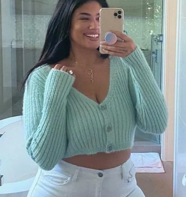 Brand New Premium Mint Green Cropped Sweater/Cardigan image indicator(5)