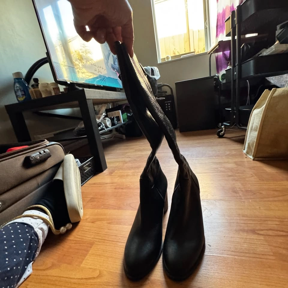 Black Knee-High Boots - photo 2
