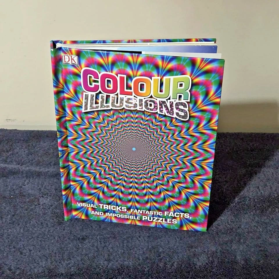 DK “Colour Illusions” Pop-Up & Interactive Book