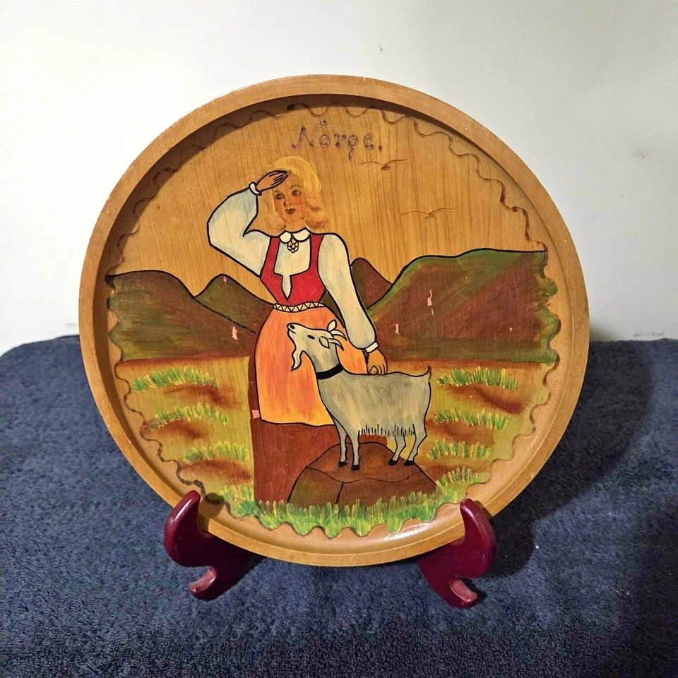 Vintage Hand-Painted Wooden “Norge” Plate – Limited Edition 59/1