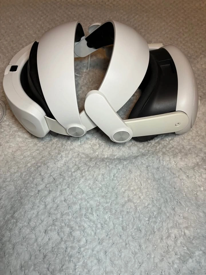 Meta Quest 3 128GB + Battery Head Strap + Controllers - photo 4