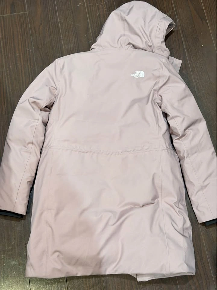 Northface Women’s Waterproof Jacket - photo 5