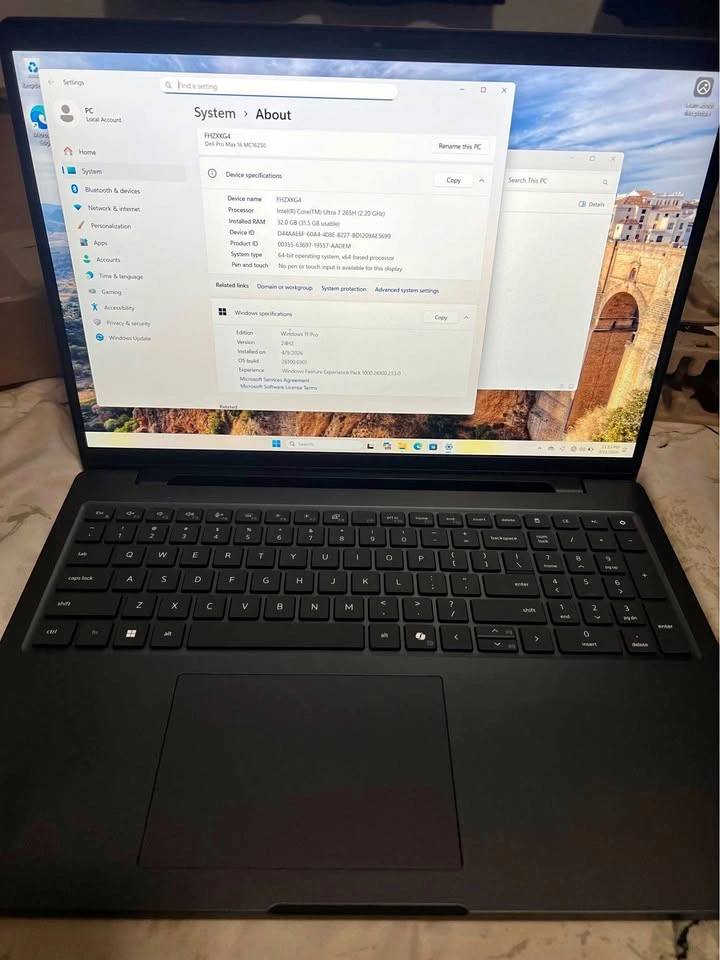 Dell Pro Max 16 Laptop - open box very clean