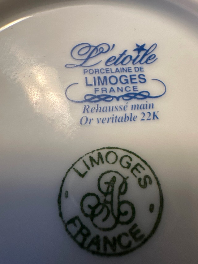 L'Étoile Porcelaine de Limoges (France) Saucer. 22K gold rim. - photo 4