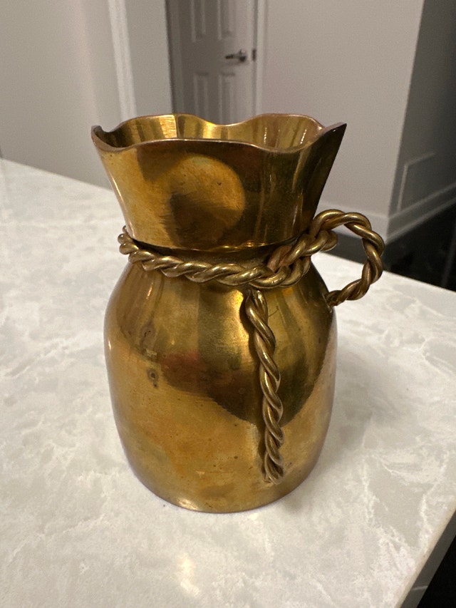Vintage solid brass money bag or coin pouch-shaped vase - photo 2