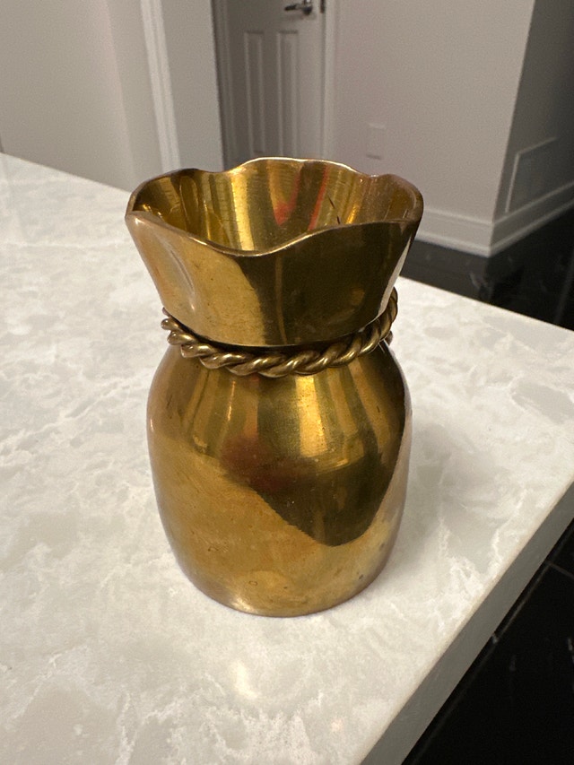Vintage solid brass money bag or coin pouch-shaped vase - photo 3