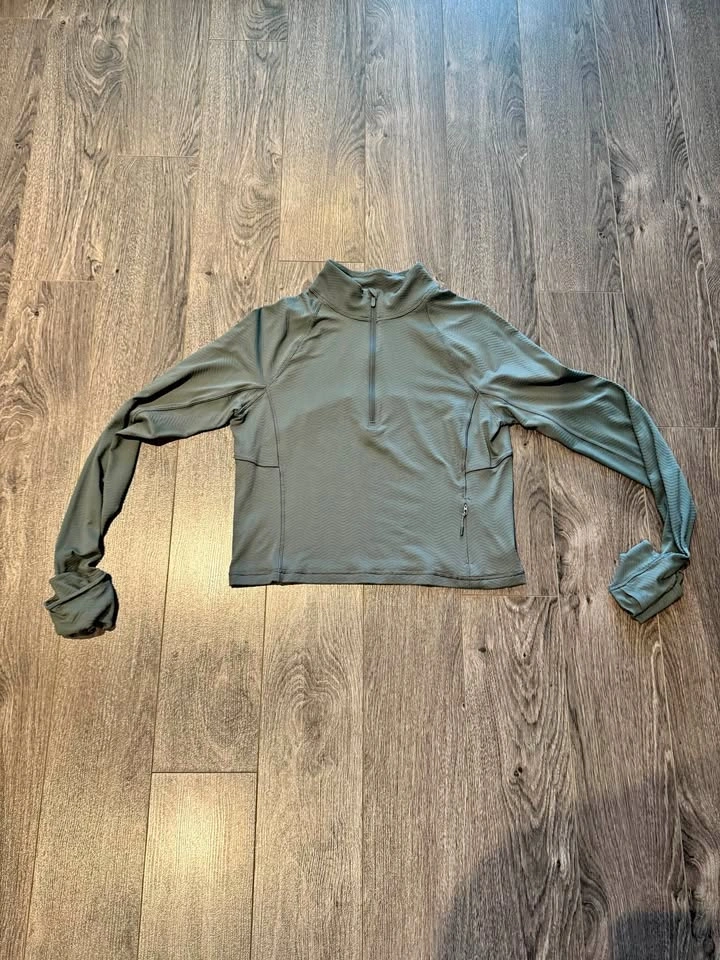Authentic Lululemon Textured Jacquard Half Zip. Grey Sage