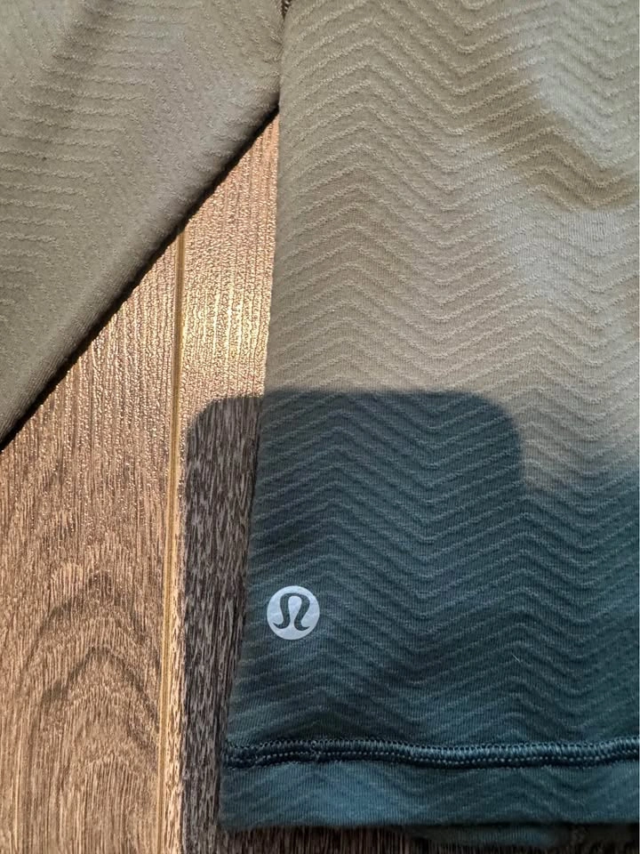 Authentic Lululemon Textured Jacquard Half Zip. Grey Sage - photo 4