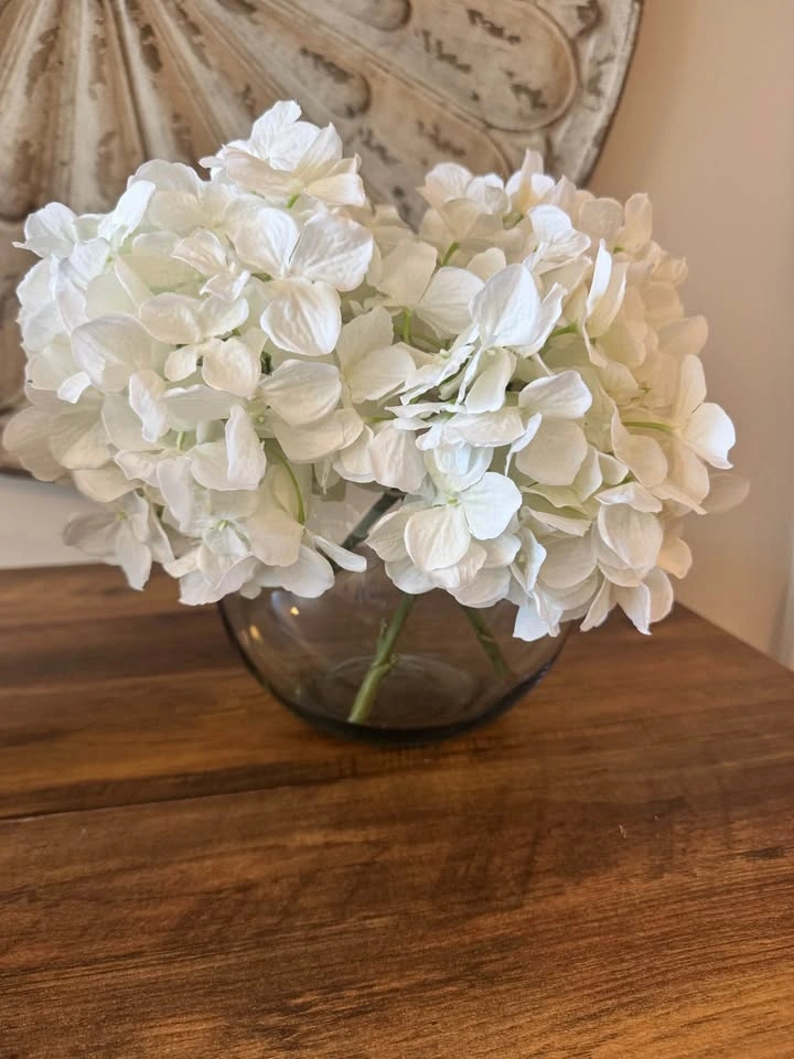 Faux flowers with vases. Must take both - photo 3