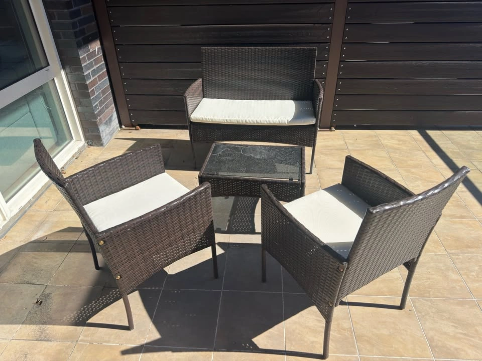Patio set in excellent conditions - photo 2