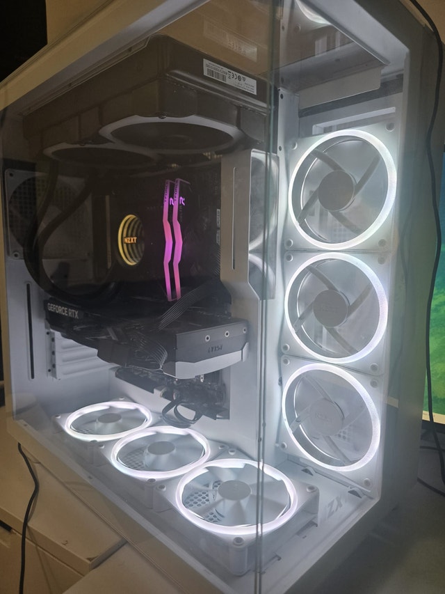 RTX 5070 GAMING PC