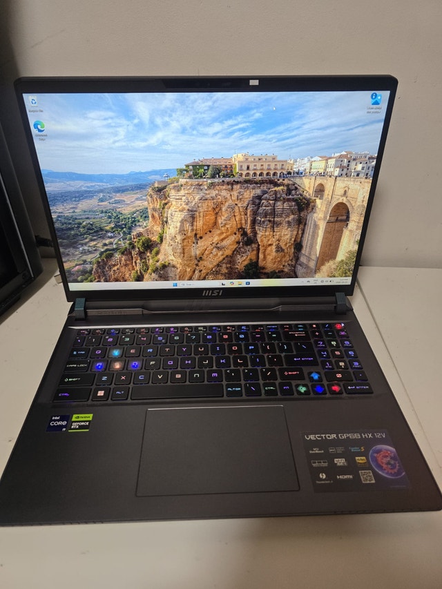 MSI RTX 4080 Gaming Laptop - photo 2