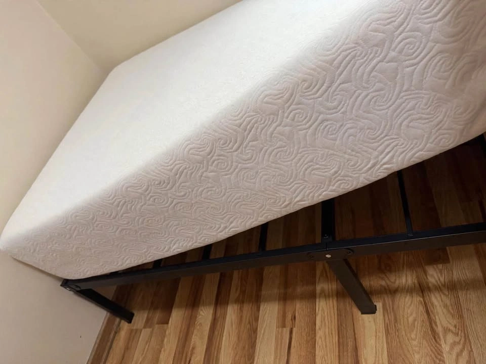 Twin Bed Set (Mattress + Platform Frame) - photo 2