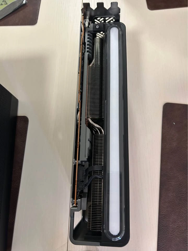 Sapphire NITRO+ AMD Radeon RX 7900 XTX Vapor-X 24GB - photo 3