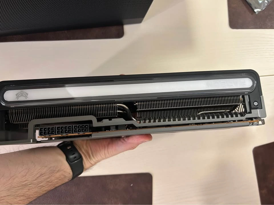 Sapphire NITRO+ AMD Radeon RX 7900 XTX Vapor-X 24GB - photo 4