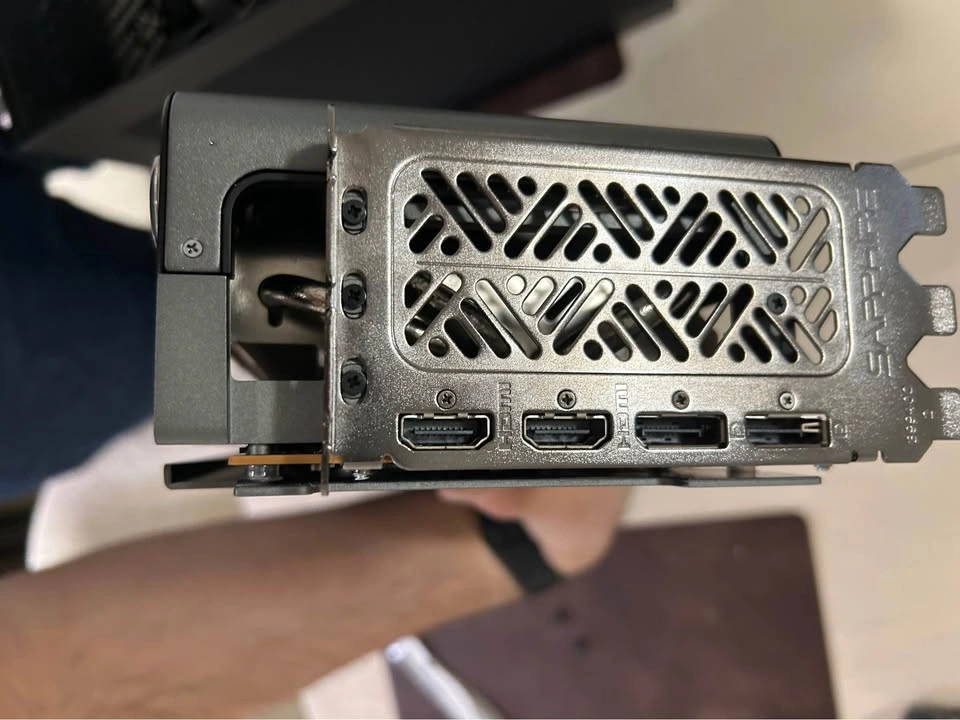 Sapphire NITRO+ AMD Radeon RX 7900 XTX Vapor-X 24GB - photo 5