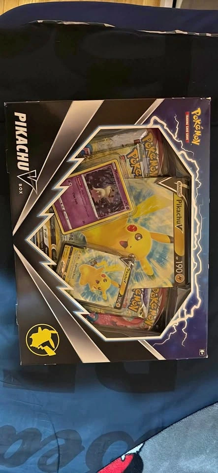 Pikachu v box (Fusion Strike)