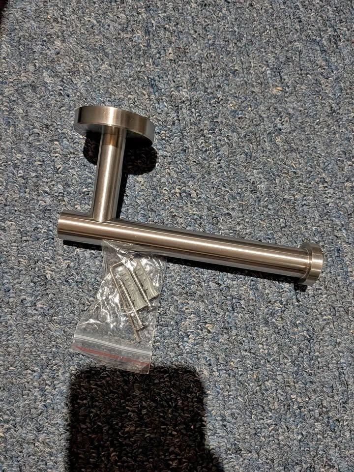 Brand New chrome polished toilet roll holder