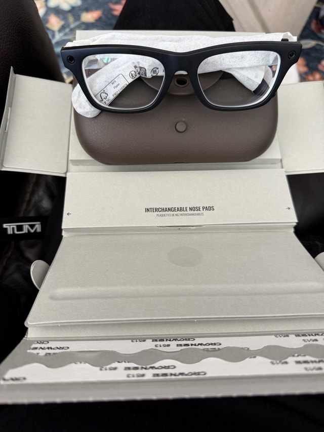 Ray-Ban Meta Wayfarer Smart Glasses Gen 2 - photo 3