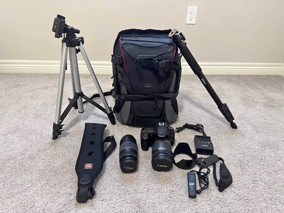 Canon EOS 60D + 18-200mm IS + 100-300mm USM DSLR Kit