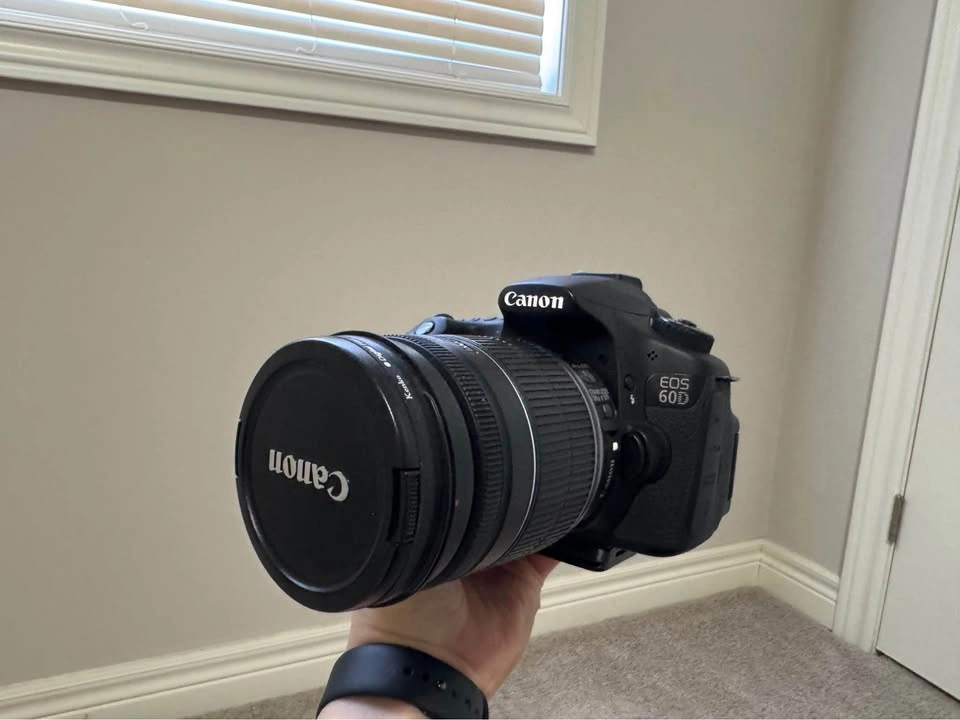 Canon EOS 60D + 18-200mm IS + 100-300mm USM DSLR Kit - photo 2