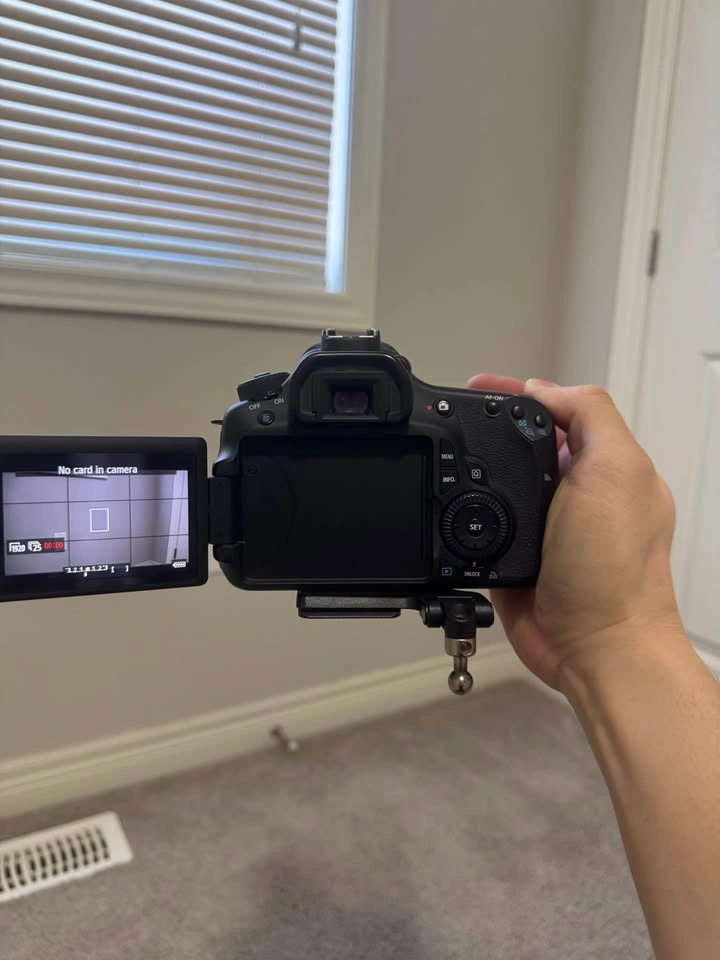 Canon EOS 60D + 18-200mm IS + 100-300mm USM DSLR Kit - photo 3