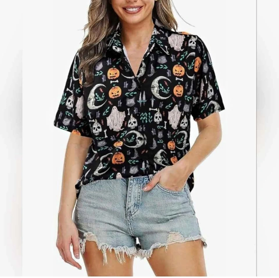 BNWT Women's whimsical Halloween Print Short Sleeve Button Down