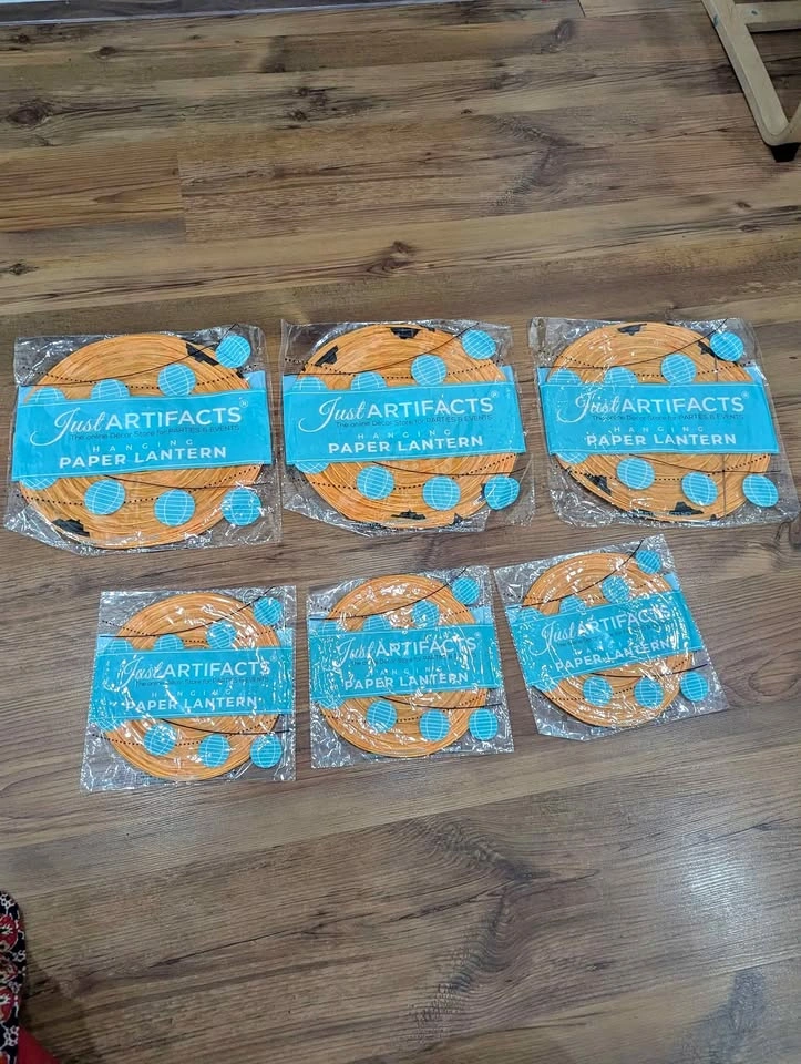 Brand new set of 6 Halloween Jack o lantern hanging paper lanter