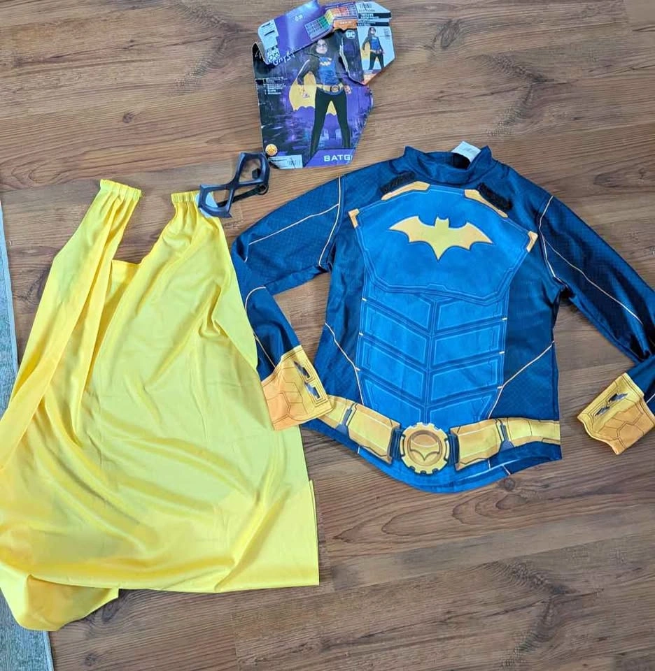 New DC Batgirl costume for adults