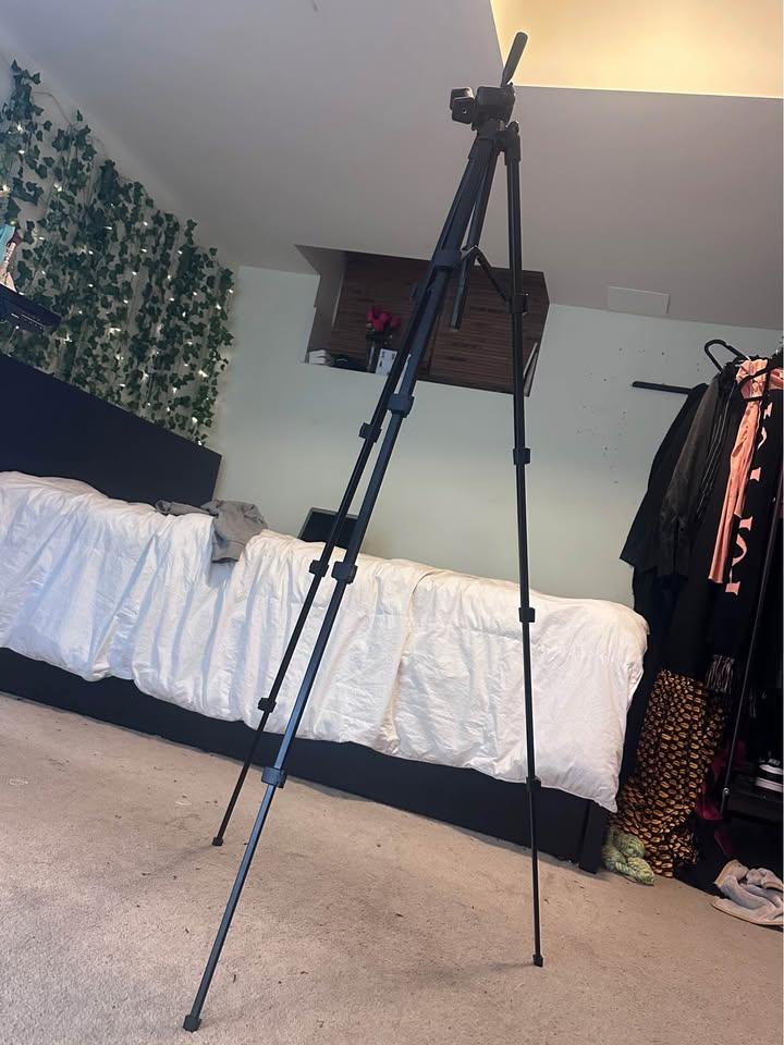 🎥 iPhone / Camera Tripod - photo 2