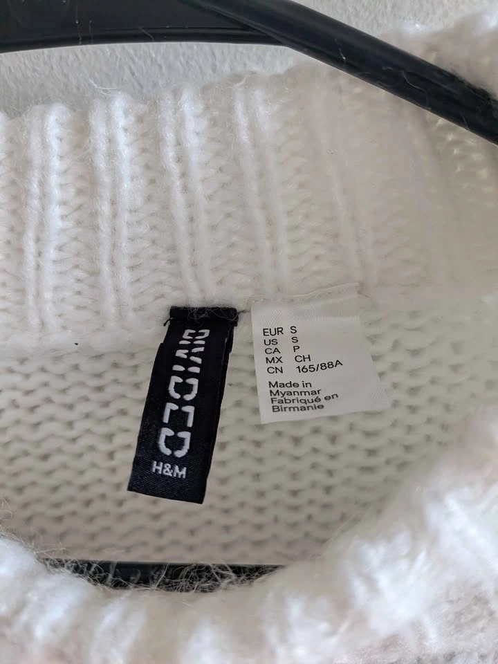 H&M Divided White Knit Sweater Size Small - photo 2