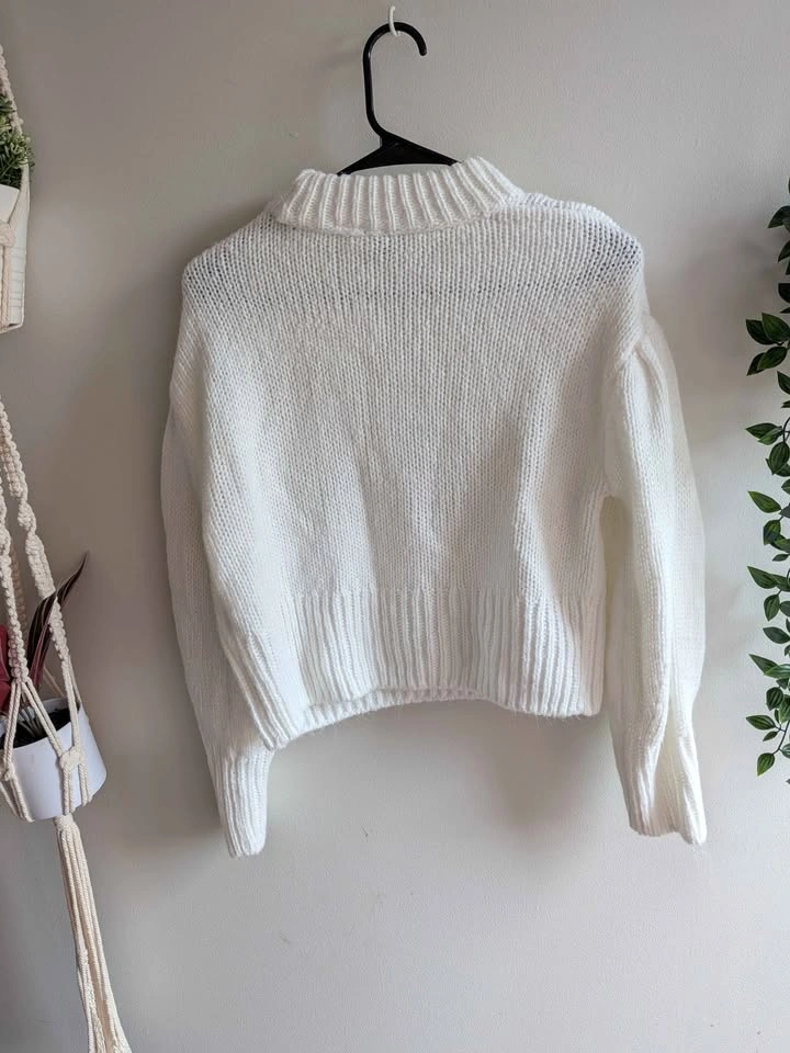 H&M Divided White Knit Sweater Size Small - photo 3