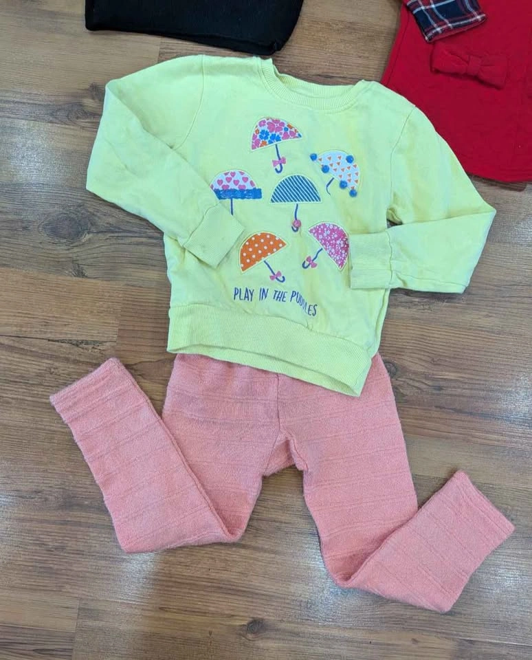 Lot of 4 girls sweatshirt, sweater, coat and warm leggings - photo 2