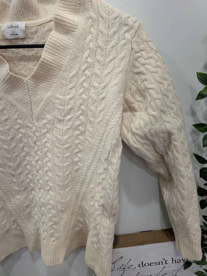 Wilfred 100% merino wool Cream Cable Knit V-Neck Sweater - photo 5