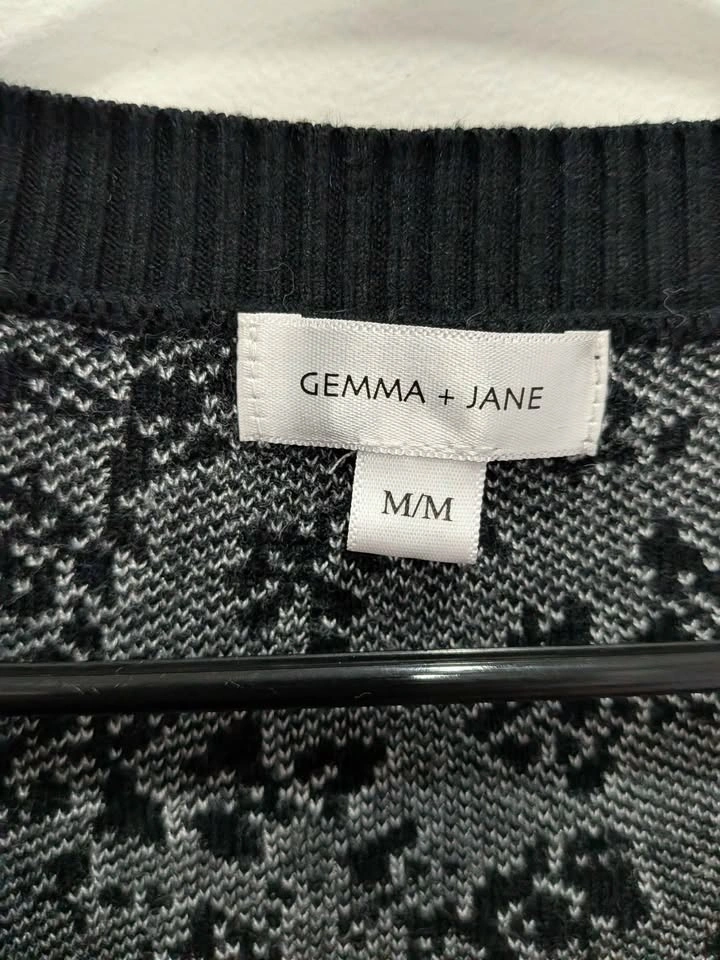 Beautiful button up half sleeve designer sweater - photo 2