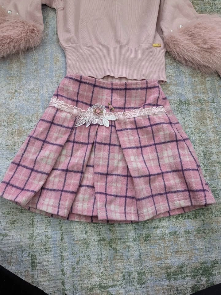 Beautiful set of sweater and plaid skirt for girls - photo 3